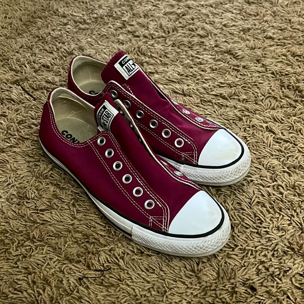 Magenta converse